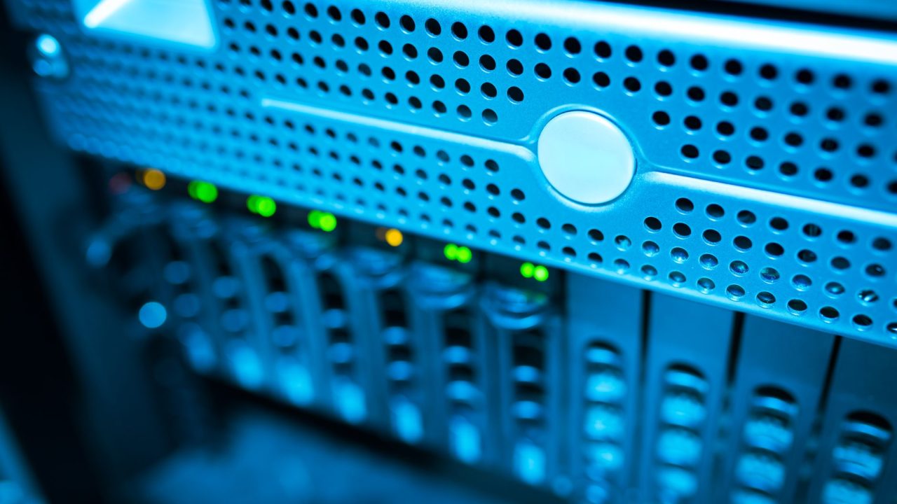 Stop Wasting CPU Cores on Sidecars: Why Pod-Level Resource Managers Finally Solve a Real Problem